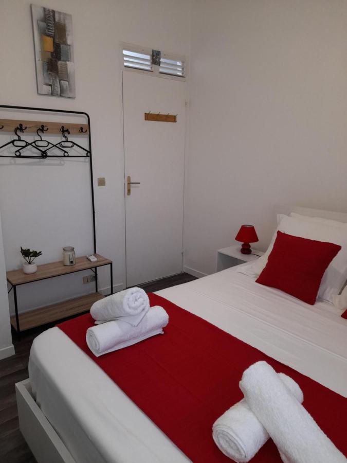 Chez Lucile Et Gilbert Apartment Буйянт Екстериор снимка