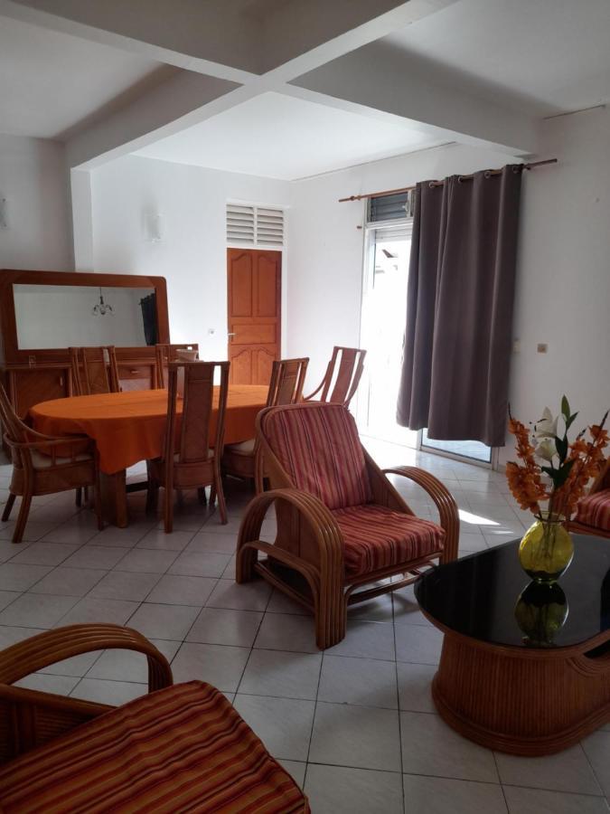Chez Lucile Et Gilbert Apartment Буйянт Екстериор снимка
