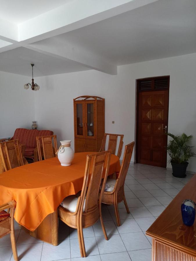 Chez Lucile Et Gilbert Apartment Буйянт Екстериор снимка